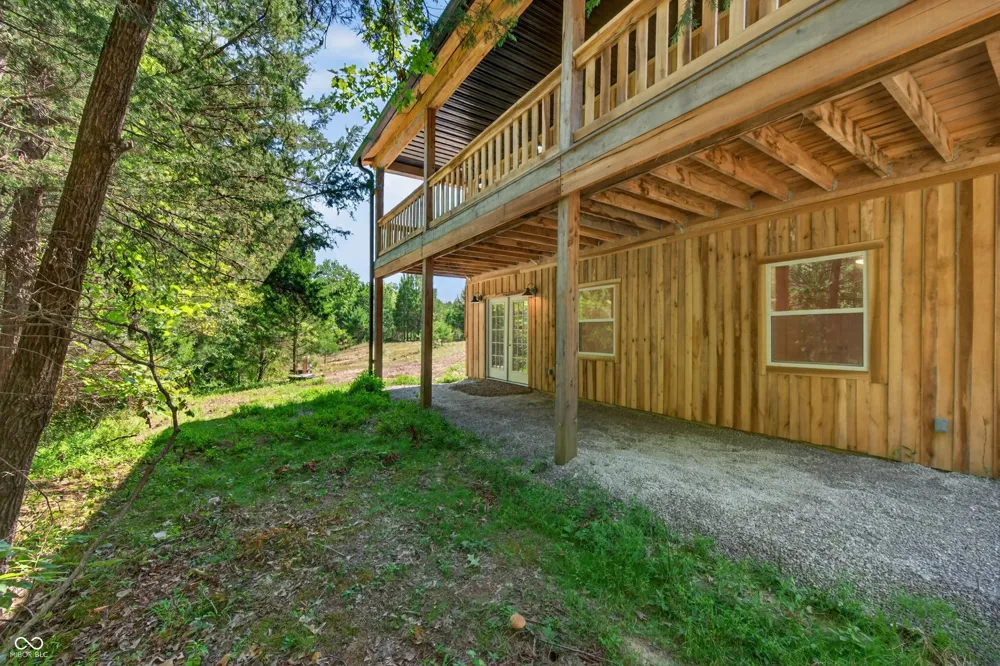 9891 Buffalo Pike Freetown, IN 47235