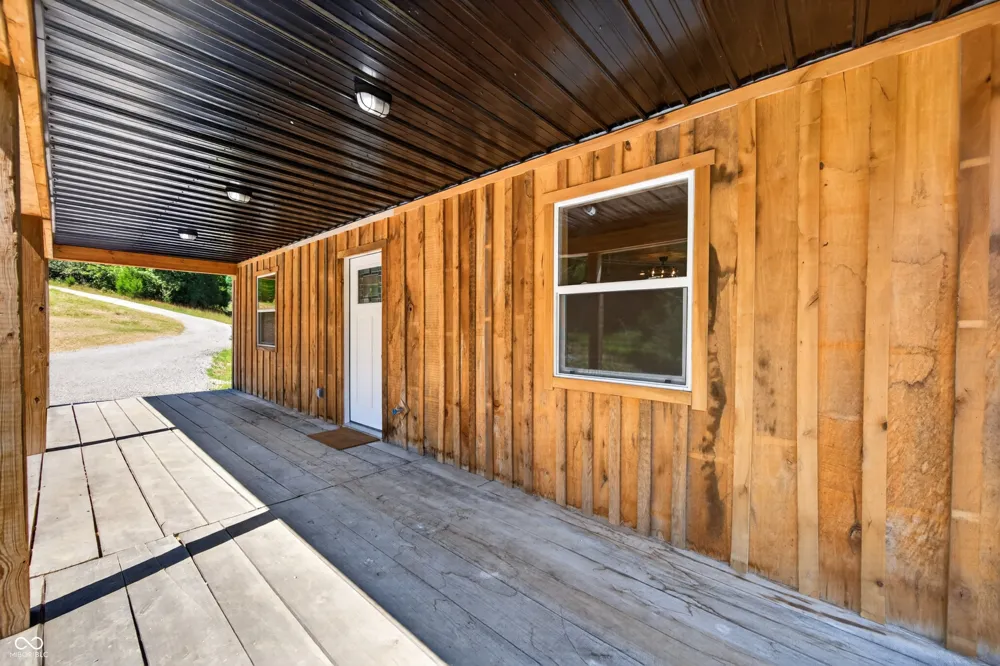 9891 Buffalo Pike Freetown, IN 47235