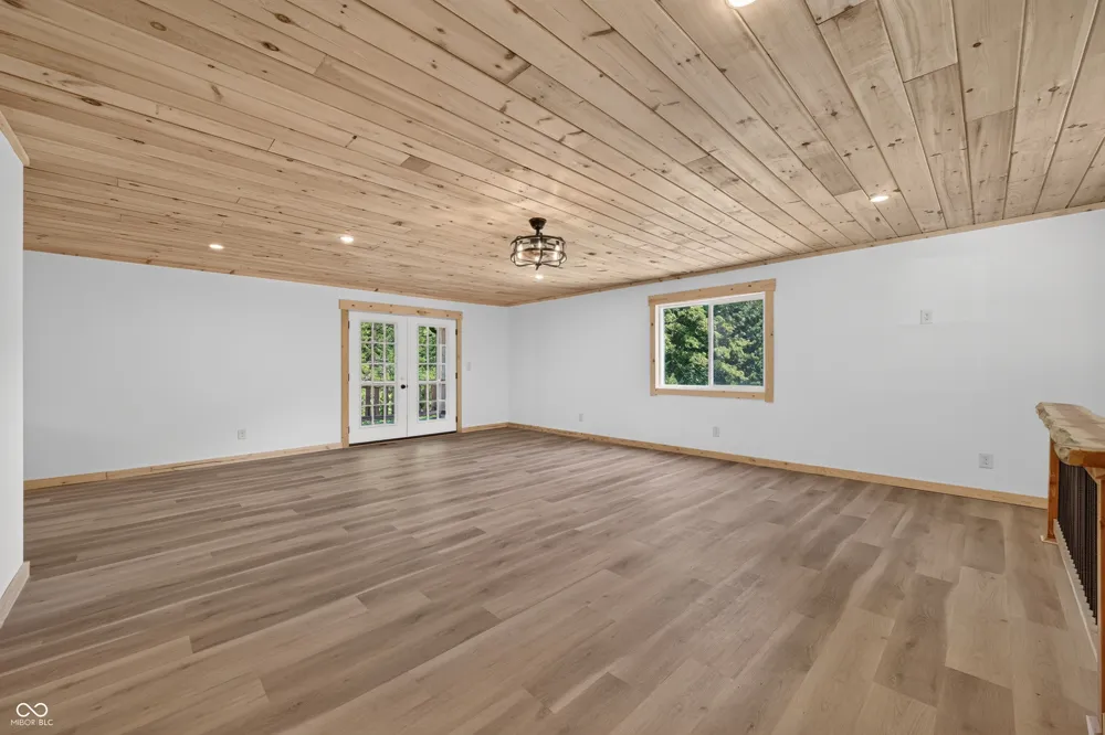 9891 Buffalo Pike Freetown, IN 47235