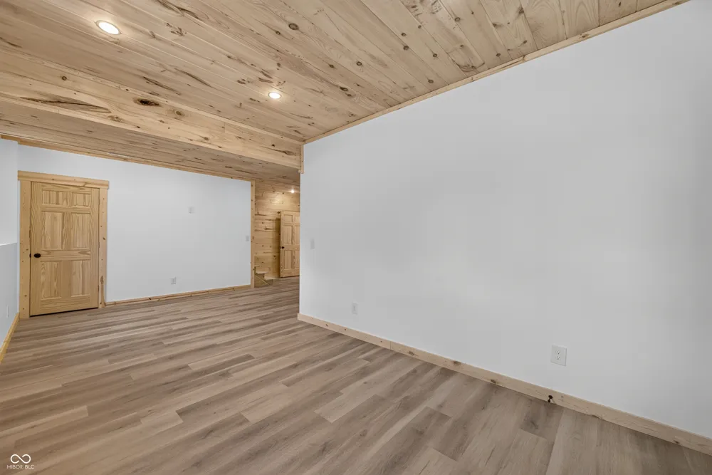 9891 Buffalo Pike Freetown, IN 47235