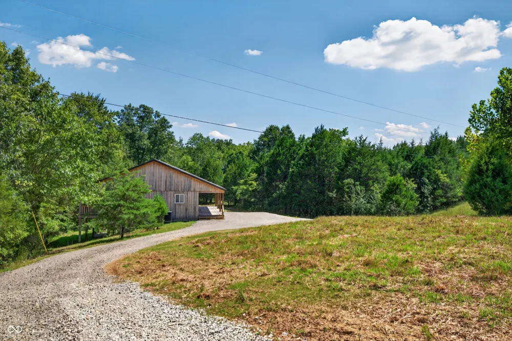 9891 Buffalo Pike Freetown, IN 47235
