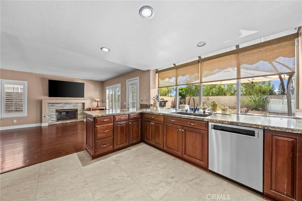2162 Russell Drive Corona, CA 92879