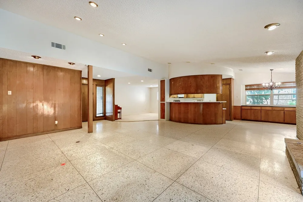 7149 Blairview Drive Dallas, TX 75230