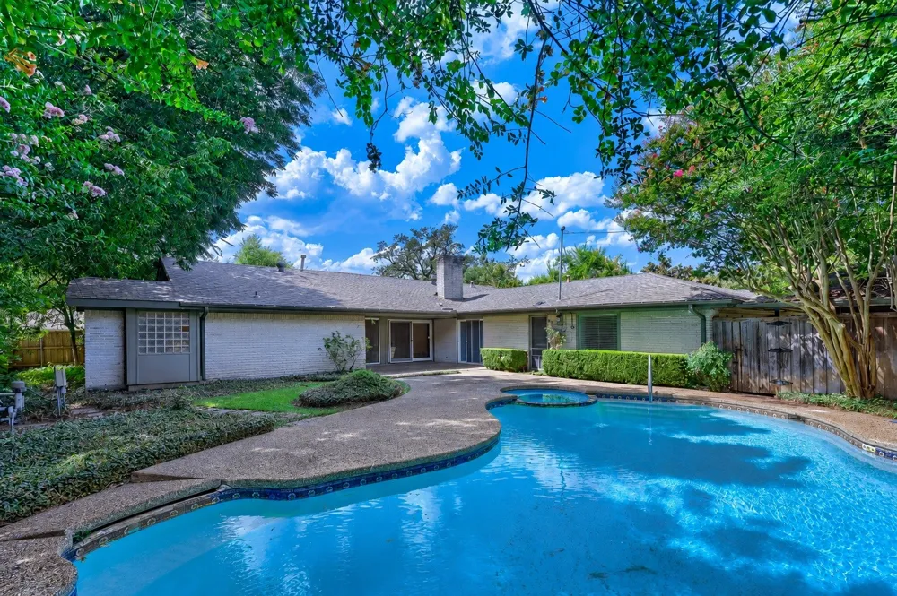 7149 Blairview Drive Dallas, TX 75230
