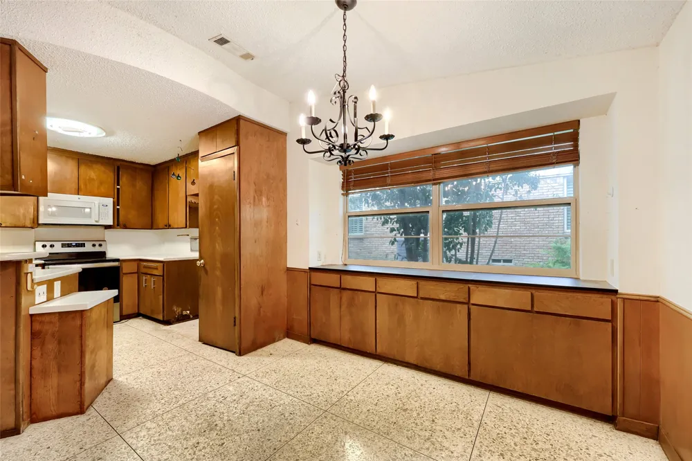 7149 Blairview Drive Dallas, TX 75230