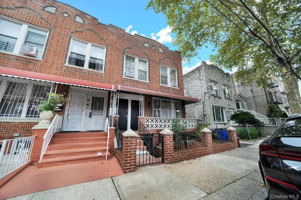 251 E 46th Street #1A Brooklyn, NY 11203