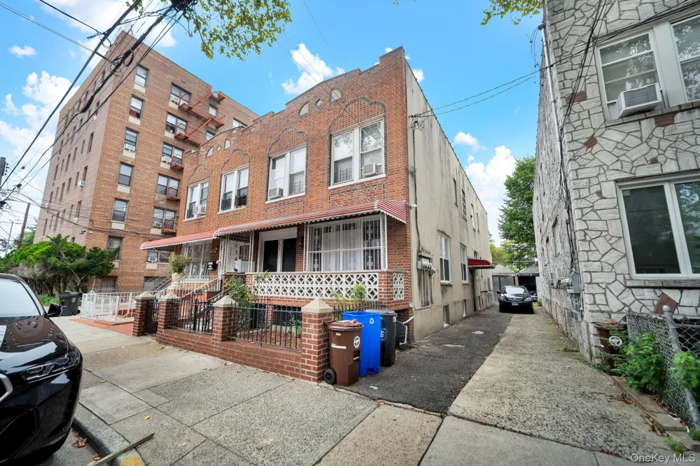 251 E 46th Street #1A Brooklyn, NY 11203