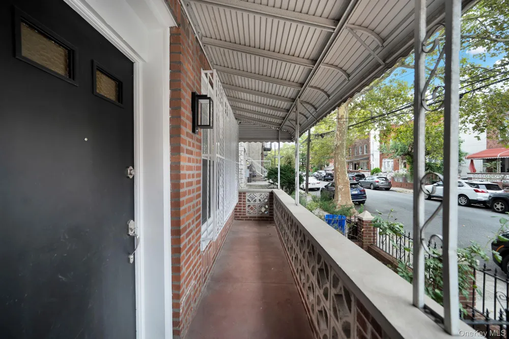 251 E 46th Street #1A Brooklyn, NY 11203