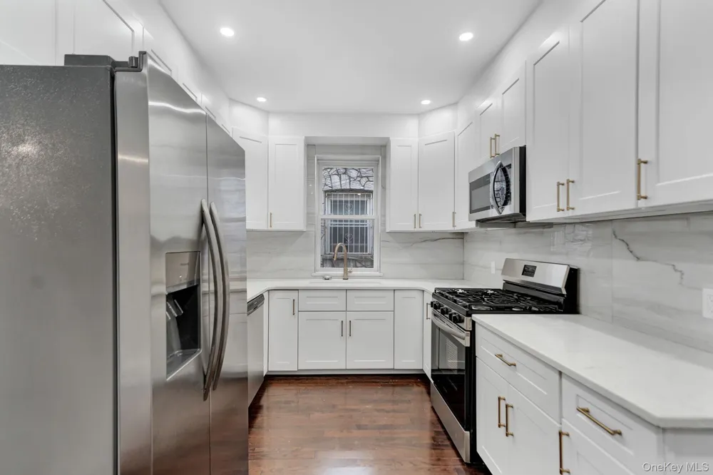 251 E 46th Street #1A Brooklyn, NY 11203