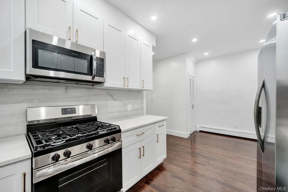 251 E 46th Street #1A Brooklyn, NY 11203