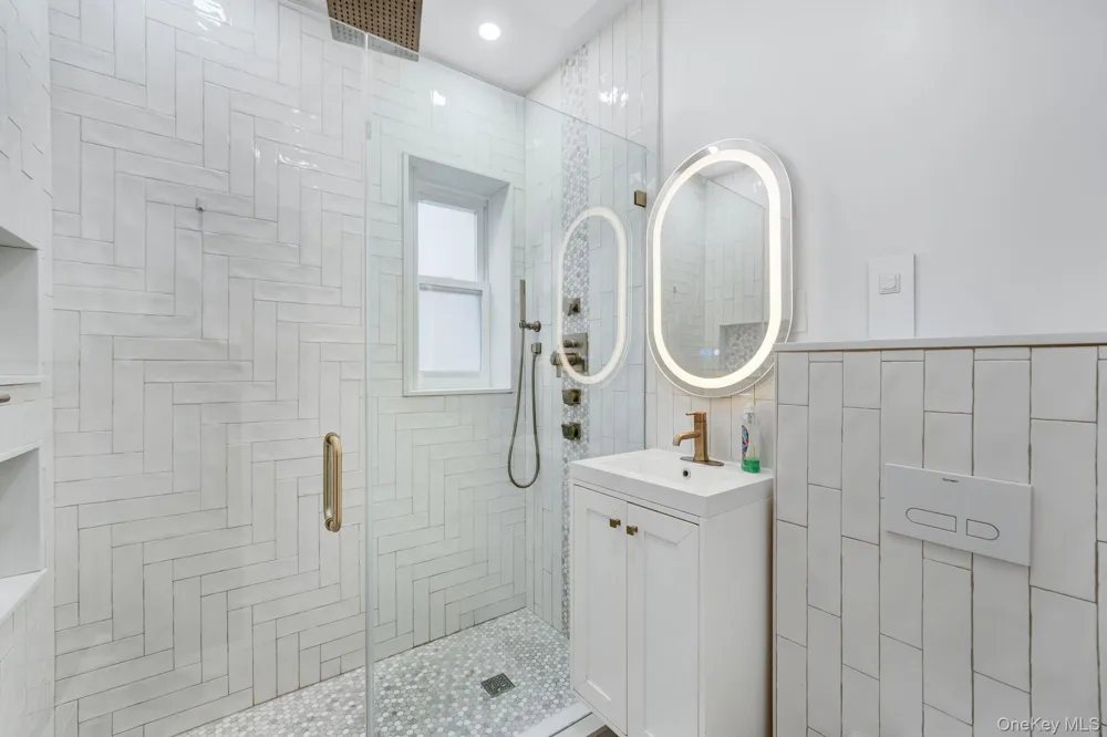 251 E 46th Street #1A Brooklyn, NY 11203