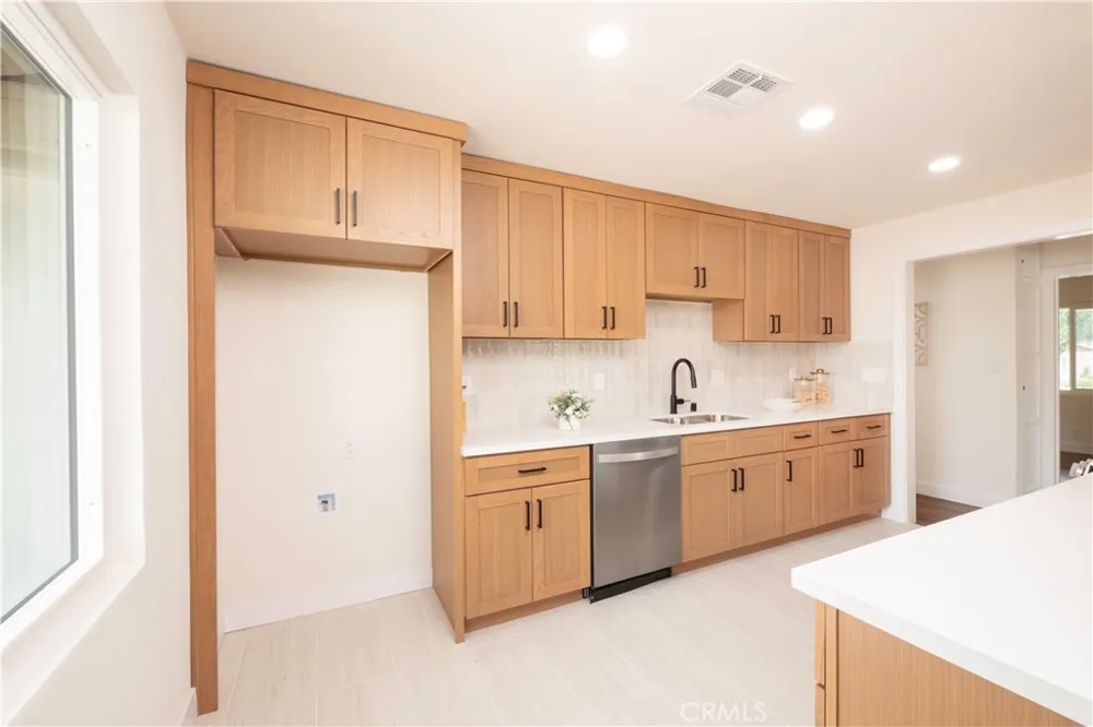 643 San Bernardino Avenue Pomona, CA 91767
