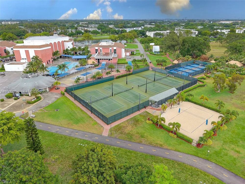 181 Lyndhurst L #181 Deerfield Beach, FL 33442