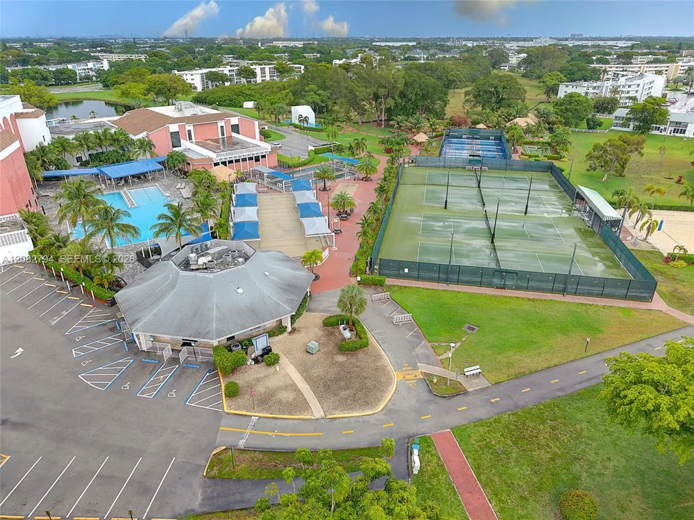 181 Lyndhurst L #181 Deerfield Beach, FL 33442