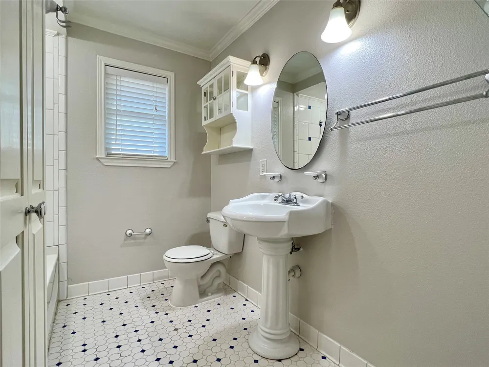 11220 Wyatt Street Dallas, TX 75218