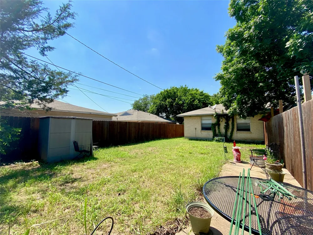 11220 Wyatt Street Dallas, TX 75218