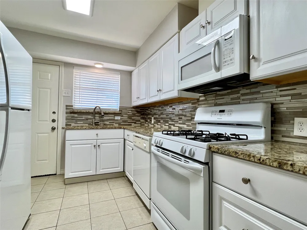 11220 Wyatt Street Dallas, TX 75218