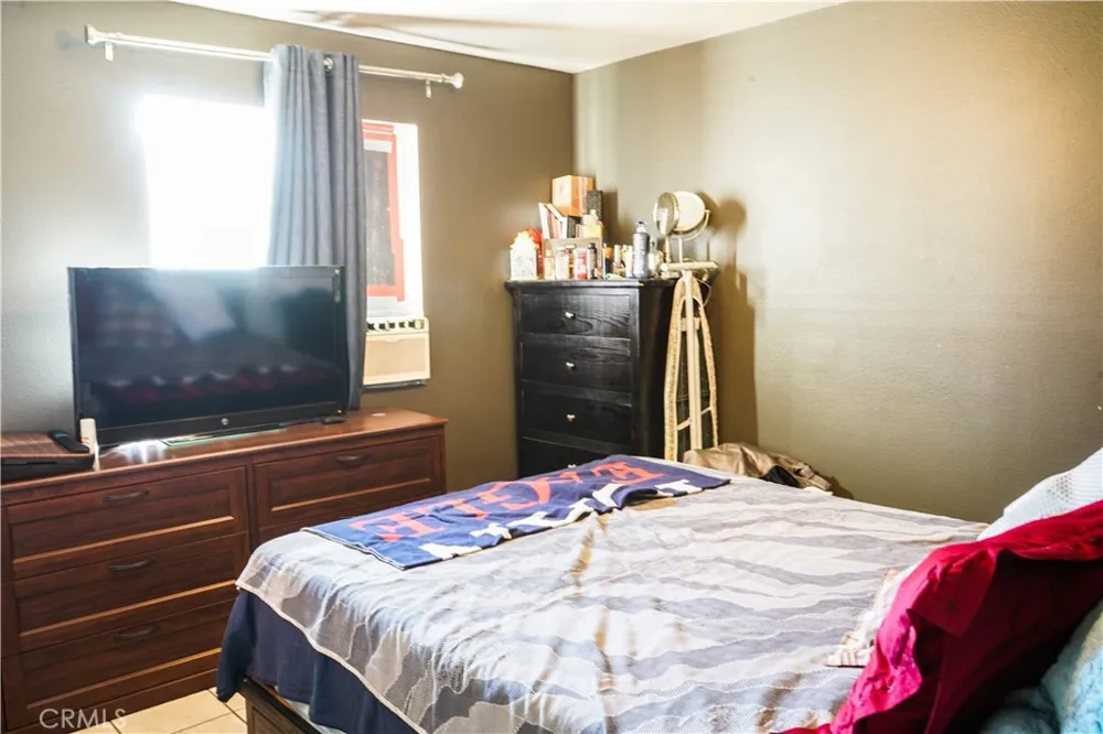 649 S Vancouver Avenue Los Angeles, CA 90022