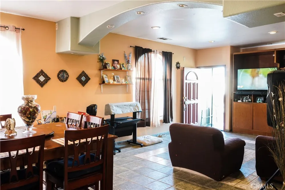 649 S Vancouver Avenue Los Angeles, CA 90022