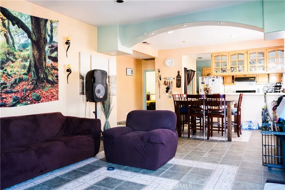 649 S Vancouver Avenue Los Angeles, CA 90022