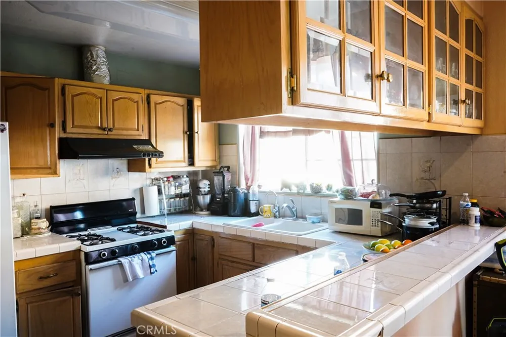 649 S Vancouver Avenue Los Angeles, CA 90022
