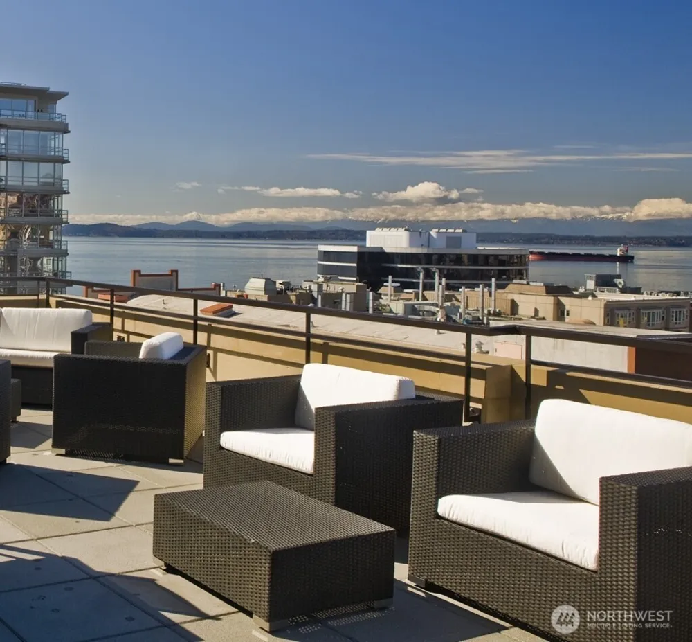 2911 2nd Avenue #324 Seattle, WA 98121