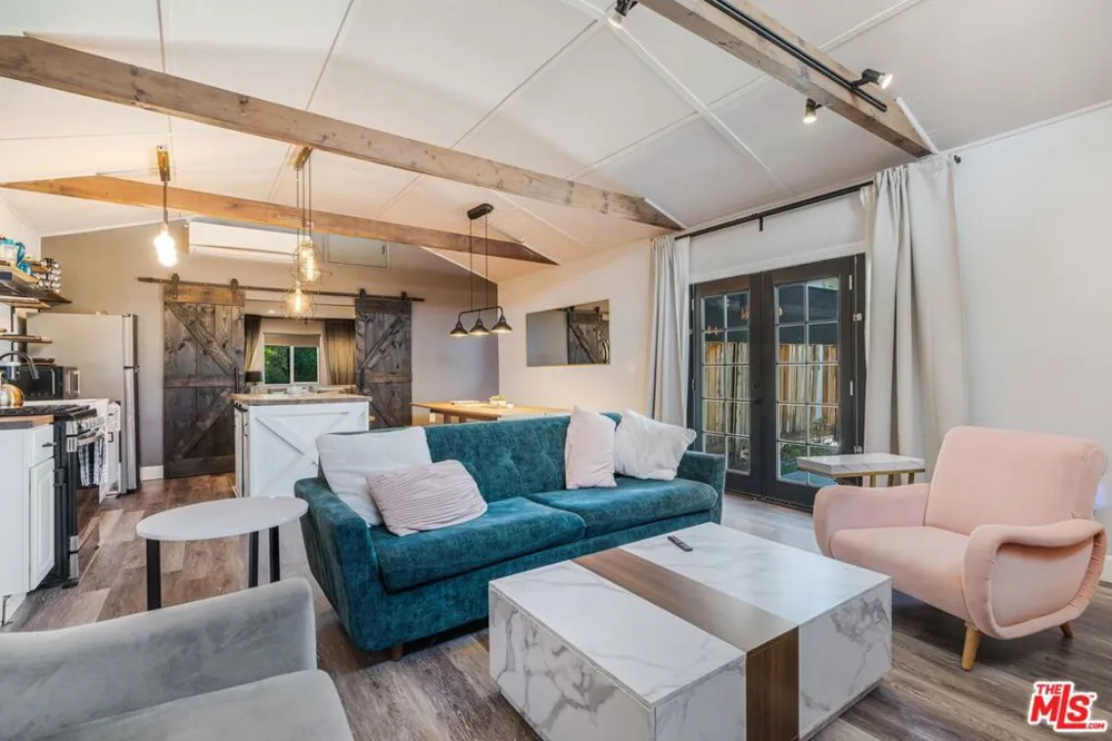 6514 Coldwater Canyon Avenue Los Angeles, CA 91606