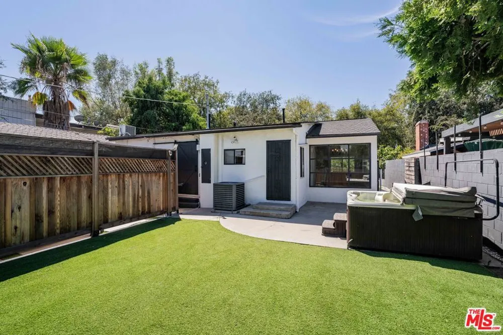 6514 Coldwater Canyon Avenue Los Angeles, CA 91606
