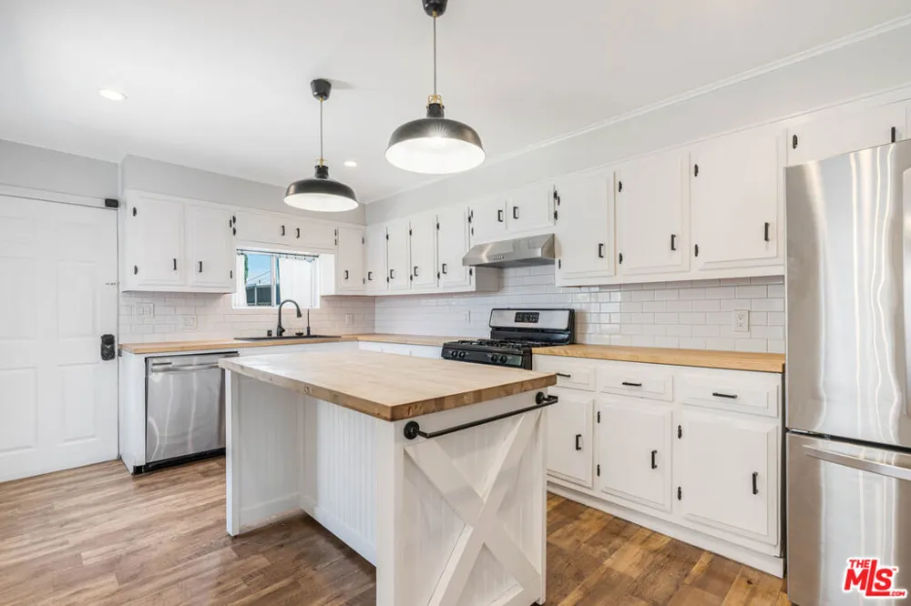 6514 Coldwater Canyon Avenue Los Angeles, CA 91606