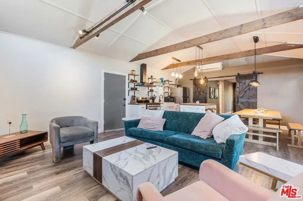 6514 Coldwater Canyon Avenue Los Angeles, CA 91606