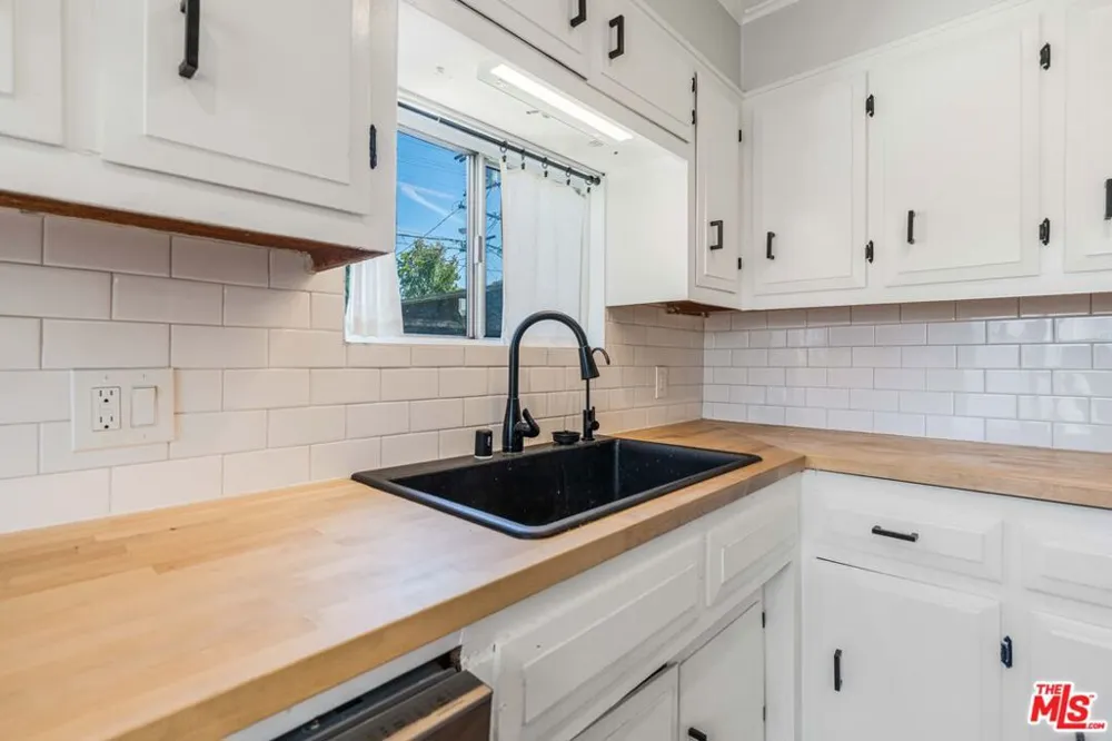 6514 Coldwater Canyon Avenue Los Angeles, CA 91606