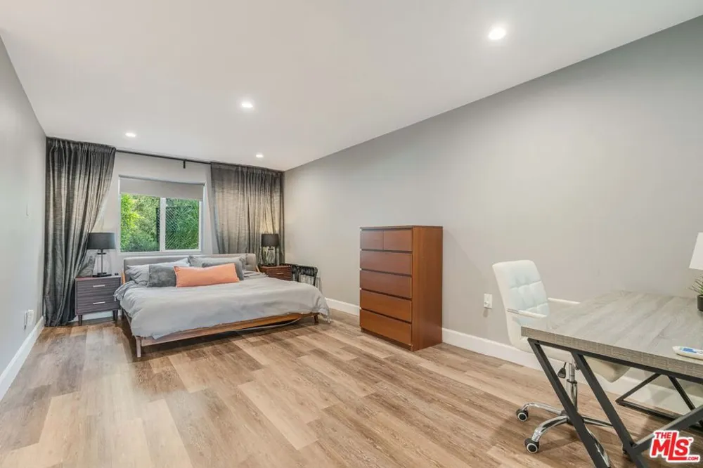 6514 Coldwater Canyon Avenue Los Angeles, CA 91606