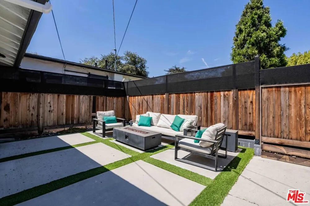 6514 Coldwater Canyon Avenue Los Angeles, CA 91606