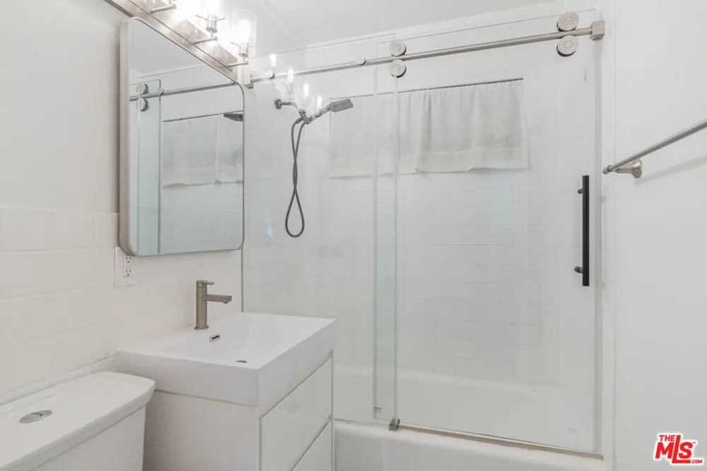 6514 Coldwater Canyon Avenue Los Angeles, CA 91606