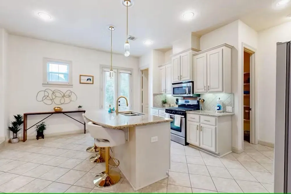 404 W 16th Street Houston, TX 77008