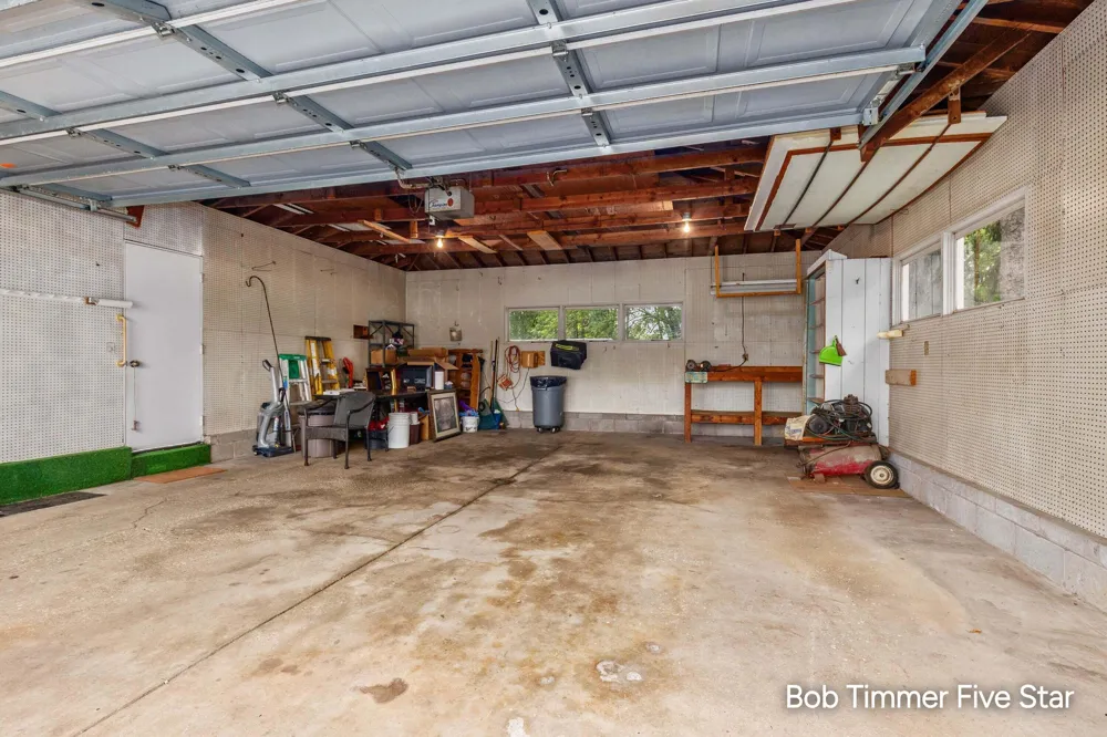 1300 Bauer Road Jenison, MI 49428