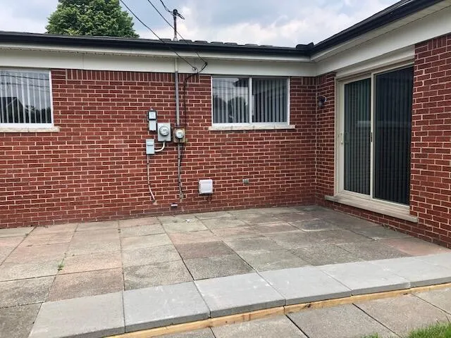 11242 Glenis Drive Sterling Heights, MI 48312