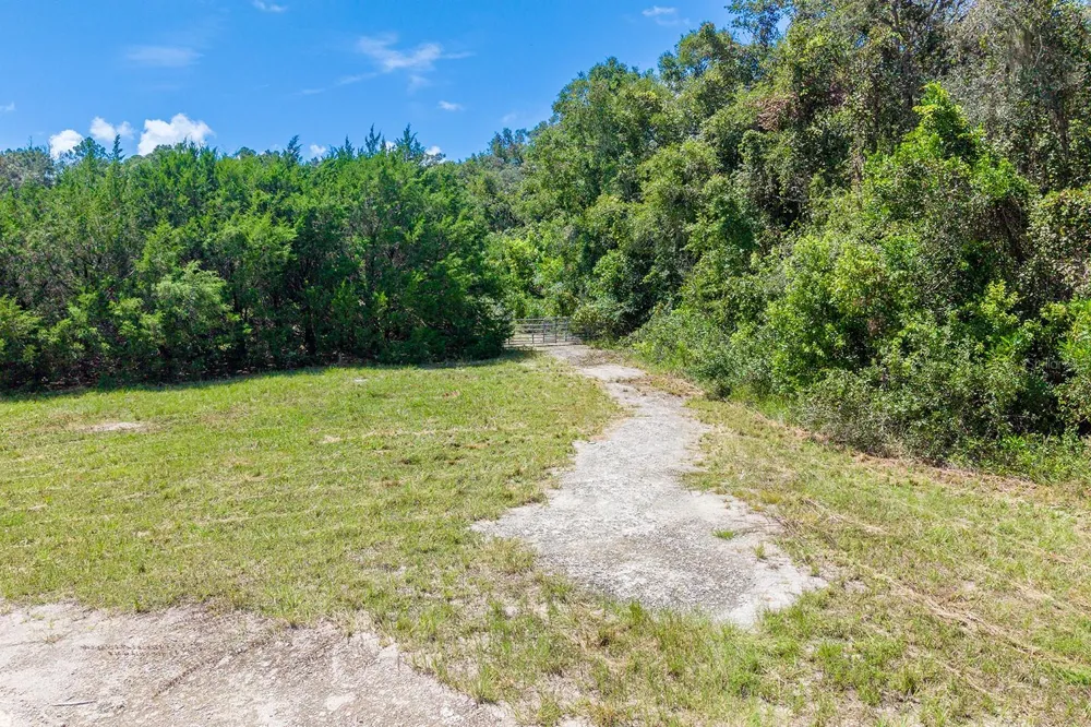 6900 SW 50TH AVENUE Trenton, FL 32693