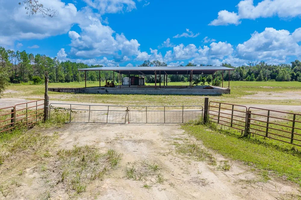 6900 SW 50TH AVENUE Trenton, FL 32693