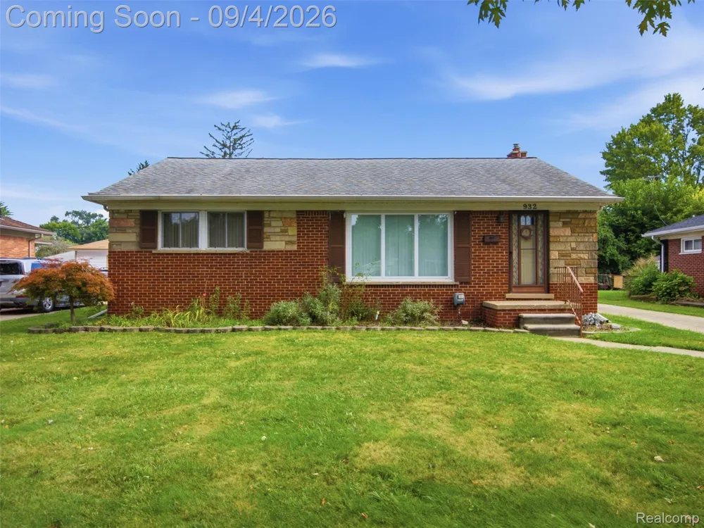 932 Esplanade Street Mt Clemens City, MI 48043