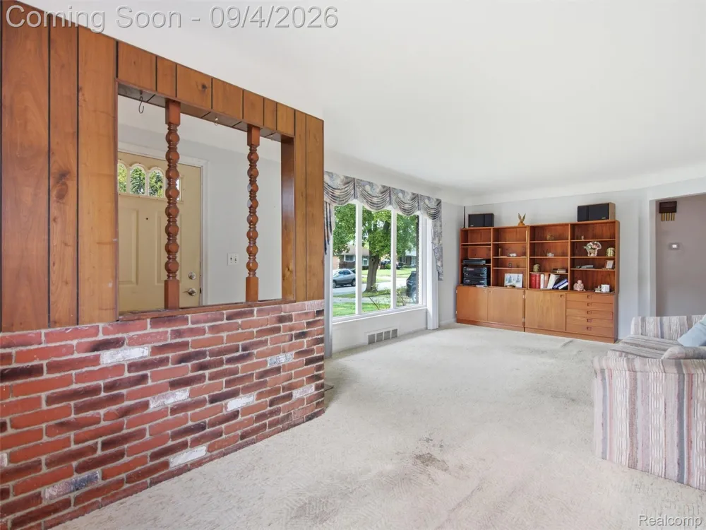 932 Esplanade Street Mt Clemens City, MI 48043