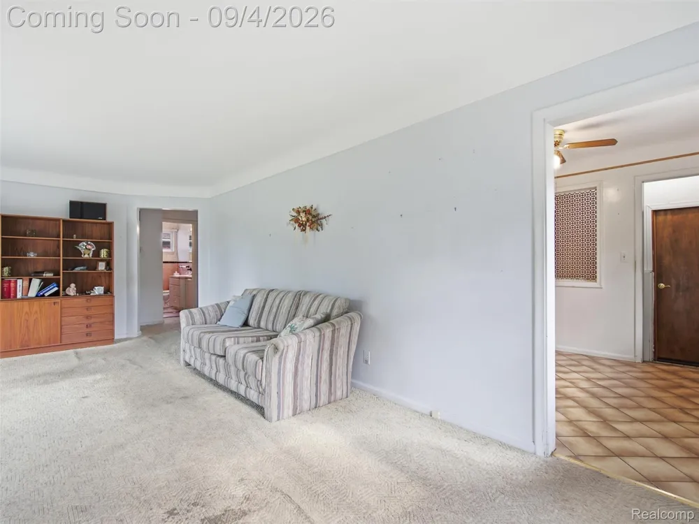 932 Esplanade Street Mt Clemens City, MI 48043