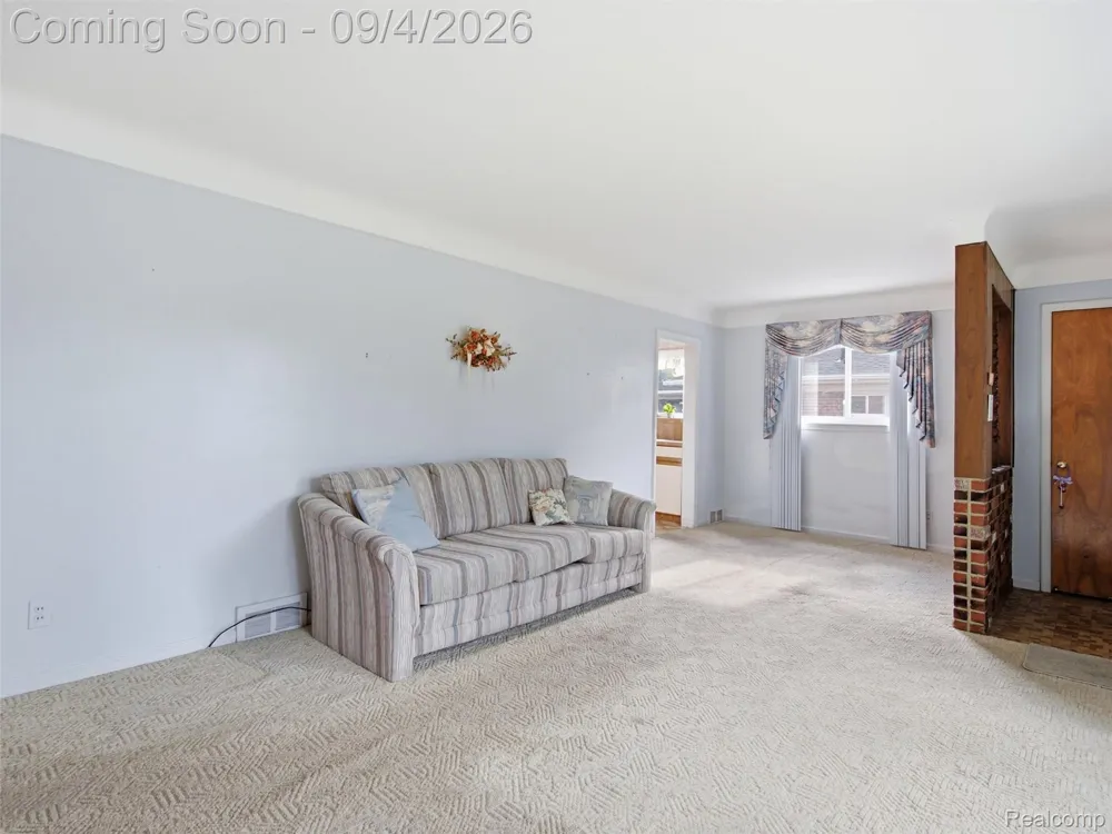 932 Esplanade Street Mt Clemens City, MI 48043