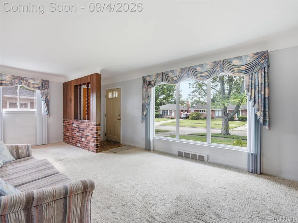 932 Esplanade Street Mt Clemens City, MI 48043