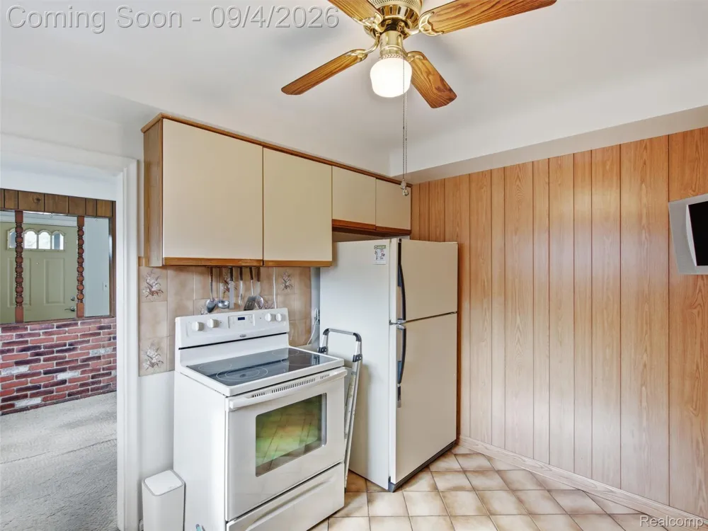 932 Esplanade Street Mt Clemens City, MI 48043