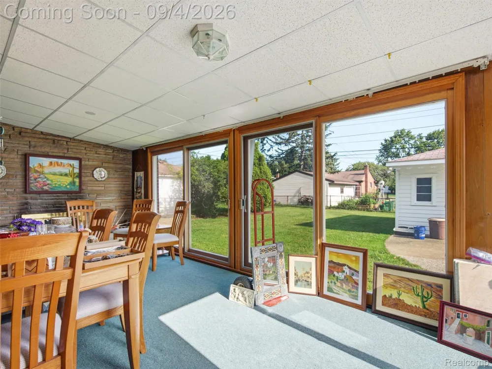 932 Esplanade Street Mt Clemens City, MI 48043