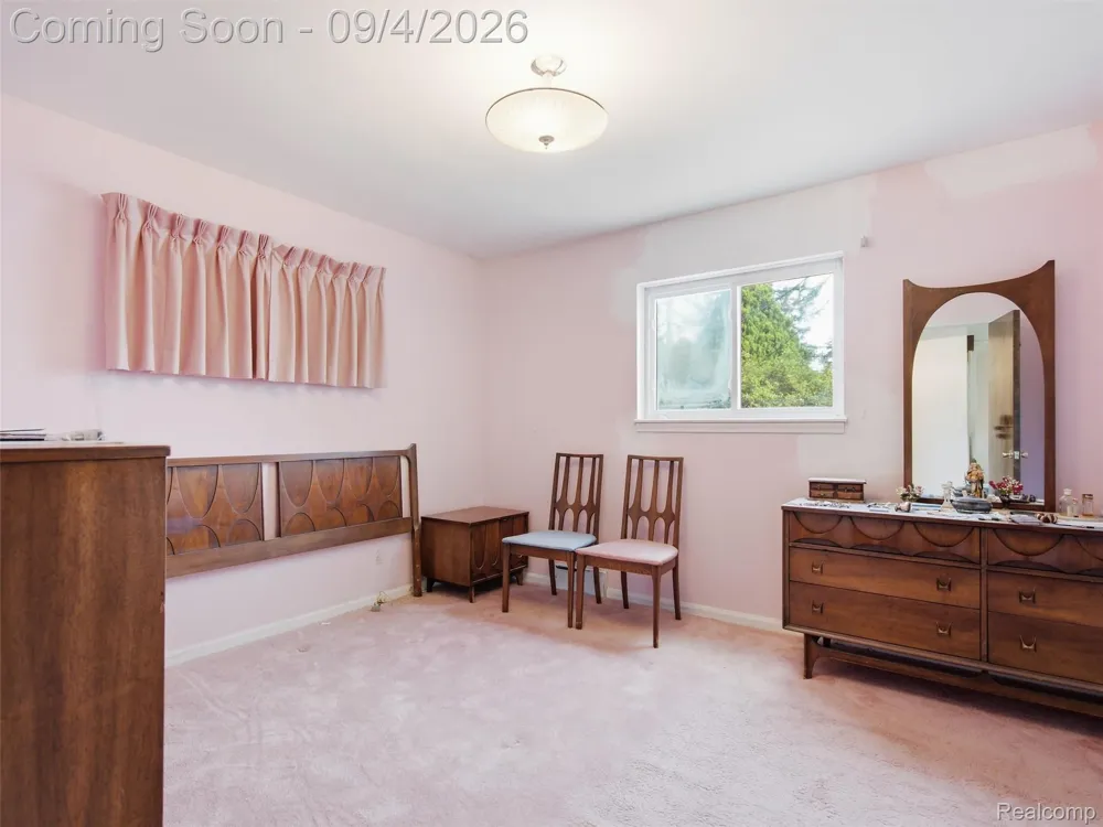 932 Esplanade Street Mt Clemens City, MI 48043