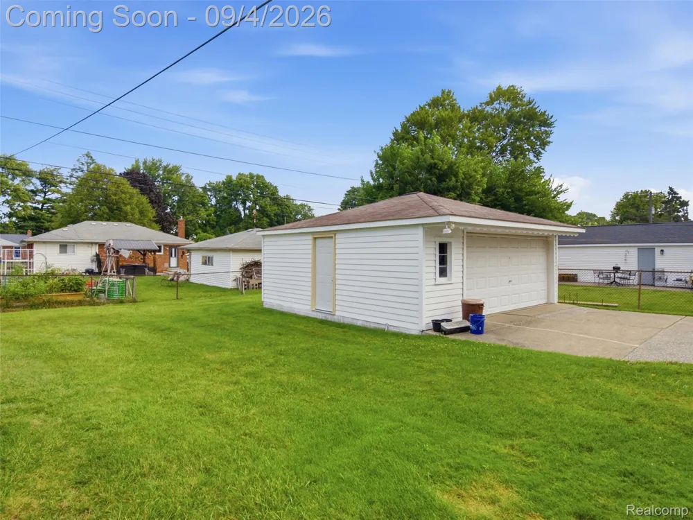 932 Esplanade Street Mt Clemens City, MI 48043