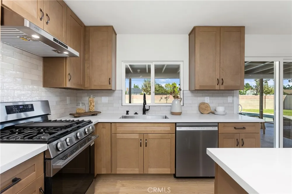 3709 S Olive Street Santa Ana, CA 92707