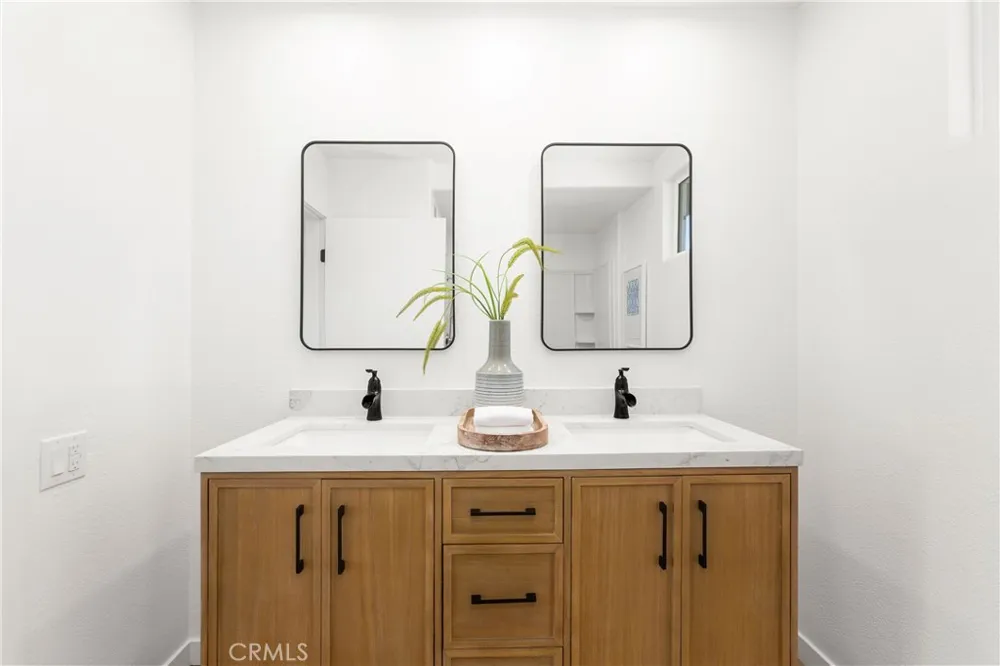 3709 S Olive Street Santa Ana, CA 92707